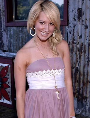 Ashley Tisdale Blonde Hairstyles 21