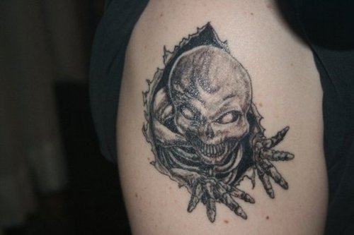Scary alien tattoo pictures for you to enjoy