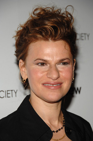 http://3.bp.blogspot.com/_bQ0SqifjNcg/TEqDa-QbOPI/AAAAAAAAZMI/Z2TV_VPi-ck/s1600/sandra-bernhard.jpg