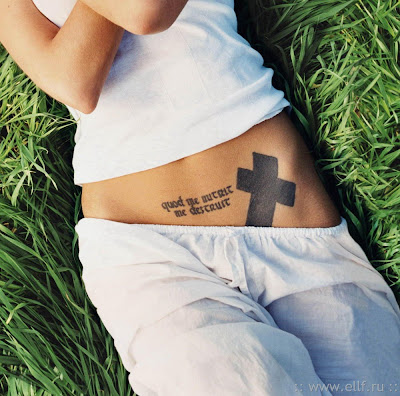 Fabulous celebrity actress Angelina Jolie has a beautiful bold hip tattoo 