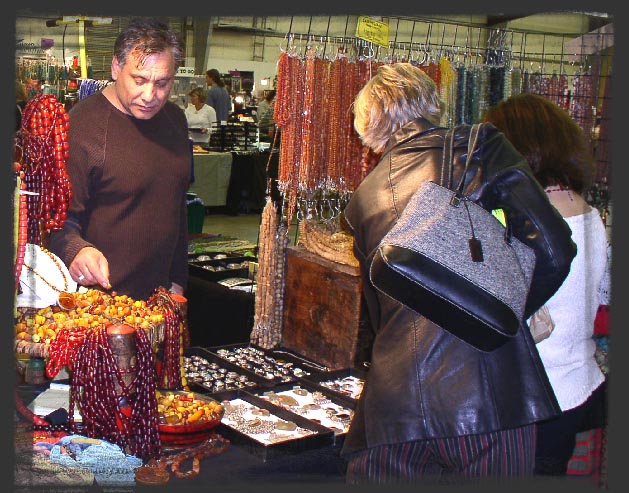 [abdul+at+booth+3.JPG]