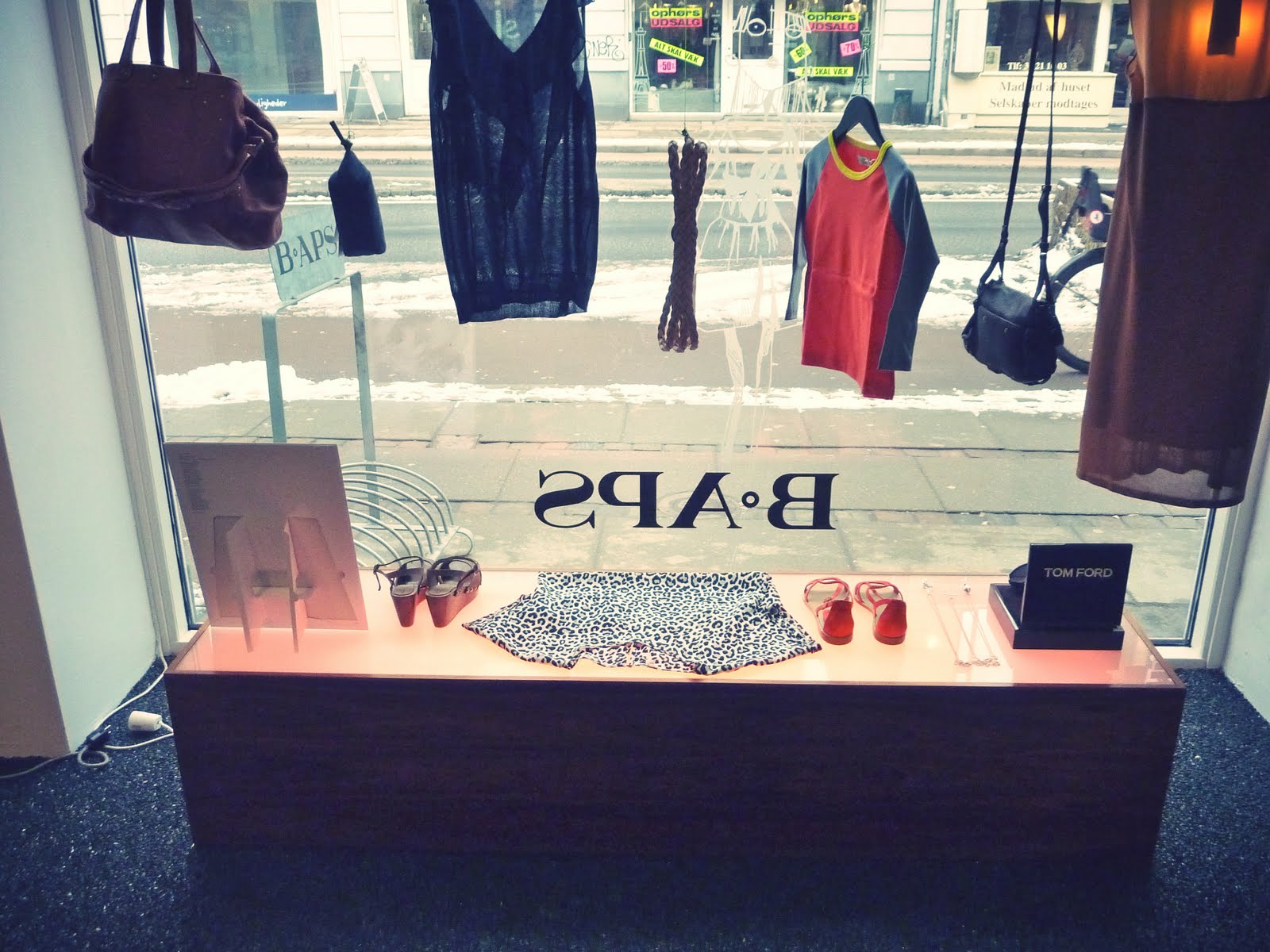 [P1020120.JPG_effected.jpg]