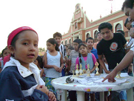 durante la premiación de las carreras infantiles