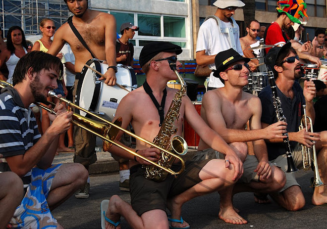 E MÚSICA, É CLARO... ESPONTÂNEA OU COMO SEJA...