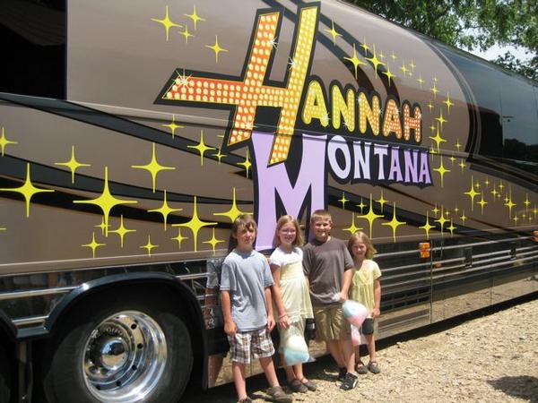[hannah+montana+bus]