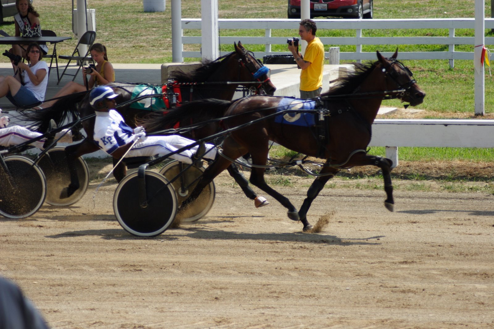 [FairHarnessRace02.JPG]