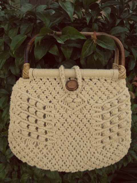 Macrame+Patterns Here is my new macrame purse I bought yesterday! I ...