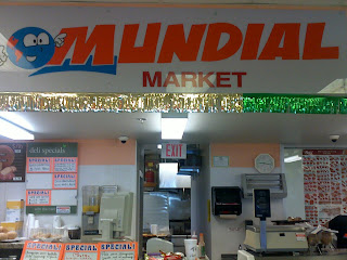 interior do supermercado Mundial em Shrewsbury, Massachusetts, EUA, 11 de outubro de 2009