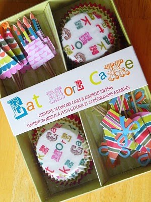 decorate a cupcake