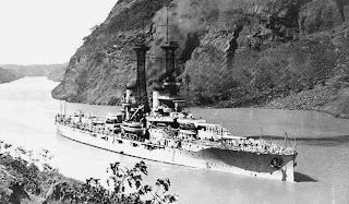 USS+North+Dakota+in+Panama+Canal