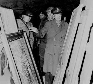 eisenhower-inspect-stolen-art-nazi-world-war-two-II