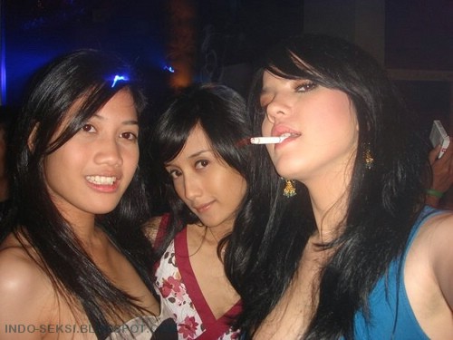 [Foto-Dugem+Alice+Norin+(7).jpg]