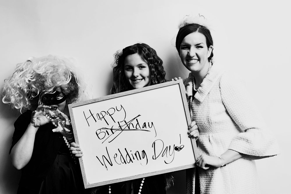 DIY wedding photo booth DIY wedding photo booth