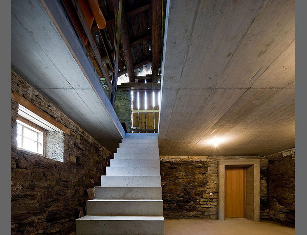 [underground-home-designs-swiss-mountain-house-14.jpg]