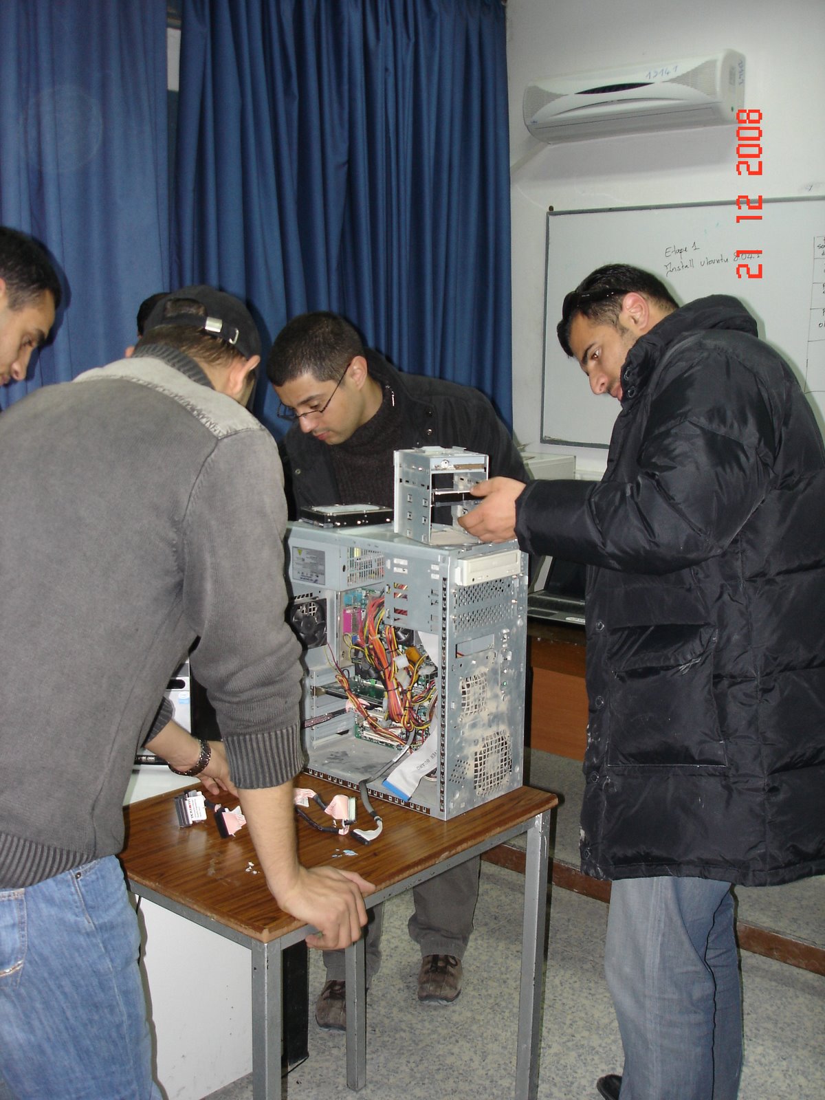 [u-tn-enis036.jpg]