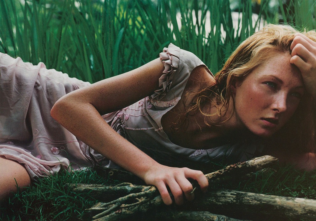 http://3.bp.blogspot.com/_bq6_cE4BJJQ/TDHqHwmwPUI/AAAAAAAAZ1Y/XpYklFW4nWY/s1600/Tom+Munro+%C3%97+Maggie+Rizer+-+Vogue+BRITISH+July+1999+-+EXOTIC+DELIGHTS+-+009.jpg