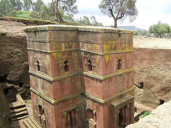 Ethiopia%E2%80%99s+Cross-Shaped+Church+Carved+out+of+Unbroken+Stone+%282%29.jpg