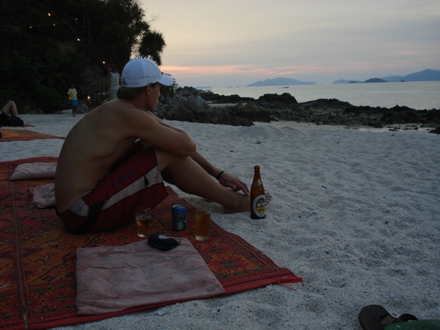 [Ko+Lipe+-+savouring+the+beer.....and+the+sunset.jpg]
