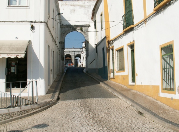 [Beja+nova+Arco_dos_Prazeres.JPG]