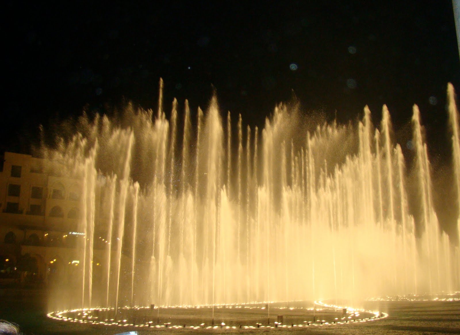 Dubai Dancing Fountain