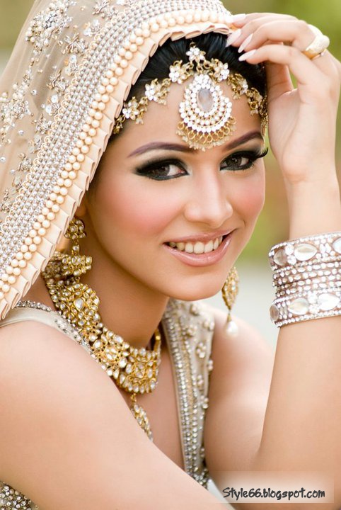 bollywood bridal makeup. Pakistani Bridal Makeup