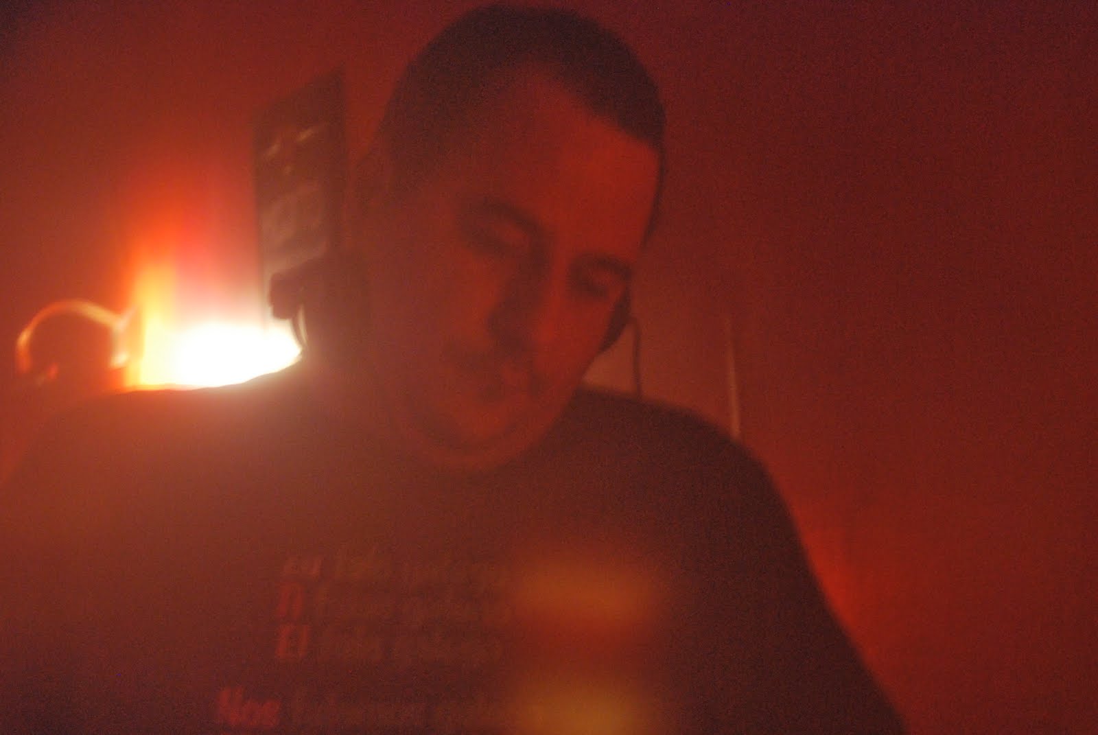 [DJ+Johnny+Red.JPG]