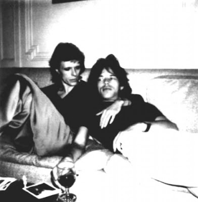Libro confirma el affaire sexual entre Bowie y Jagger/La ONU lidera la homosexualización
