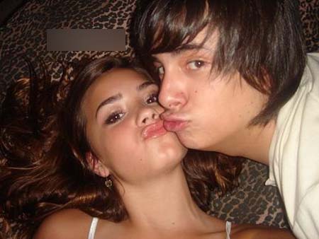 demi lovato kiss