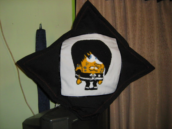 [cojin+Bob+esponja+emo.jpg]