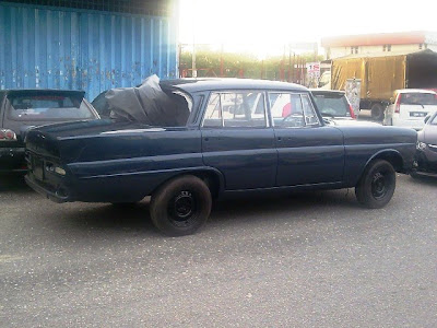 Classic Benz: W111: M114 Engine Trial Fitting