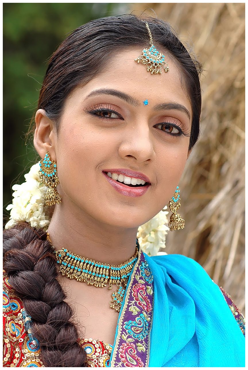 Telugu CineGlamour: Adhurs Heroine Sheela Latest Hot HQ Stills