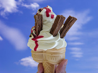 Ice+Cream+with+flake.jpg