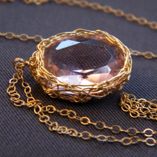 [pale-pink-and-gold-necklace-500x500.jpg]