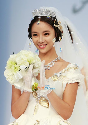 Korea Precious: Kim Yong Joon and Hwang Jung Eum for "Fashion Art