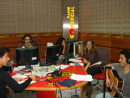 [img3_gr.jpg]