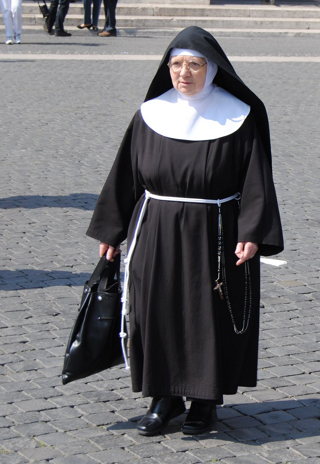 Orbis Catholicus Secundus: Traditional Habit