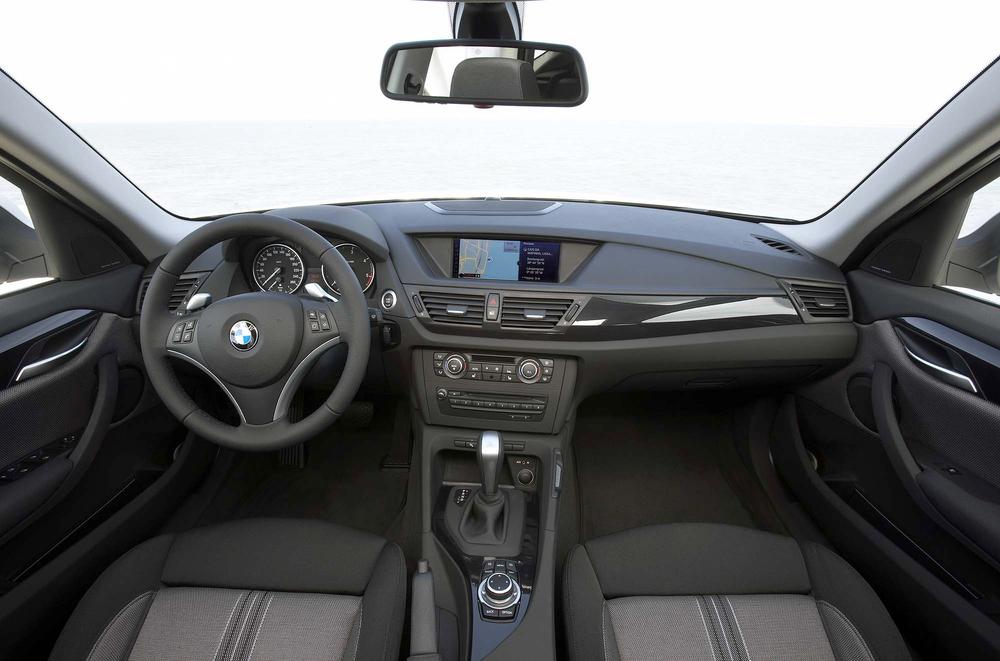 [BMW-X1-42.jpg]