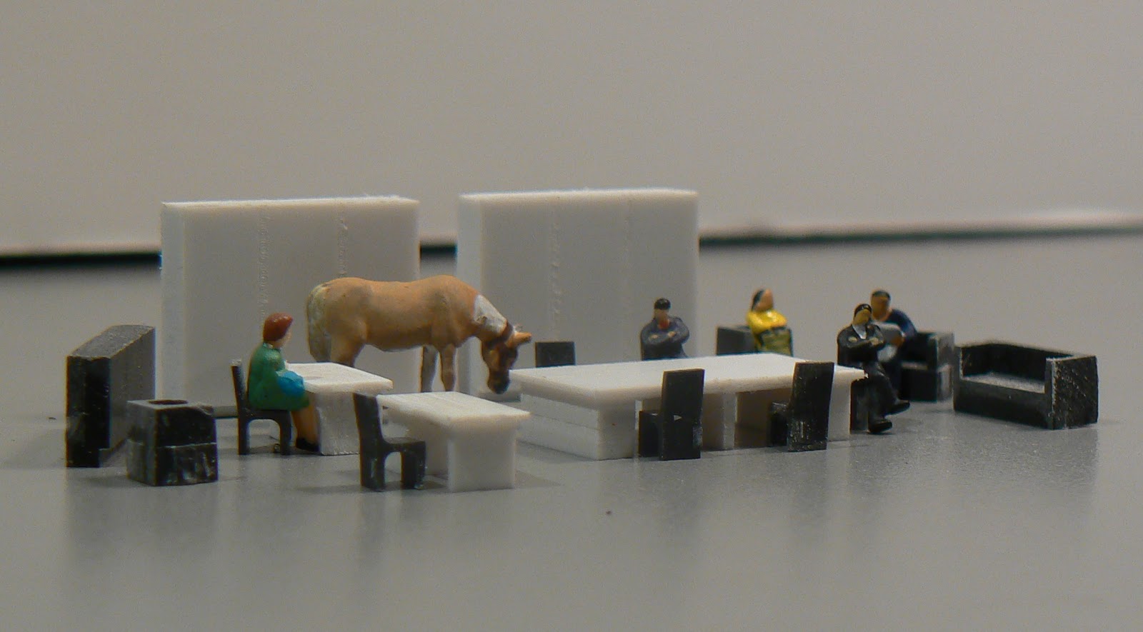 quinntopia An N Scale blog N Scale Furniture from Luetke Modelbahn