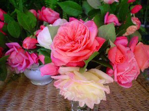 [RosesinVaseBlog.jpg]