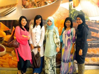 Perempuan+jujur