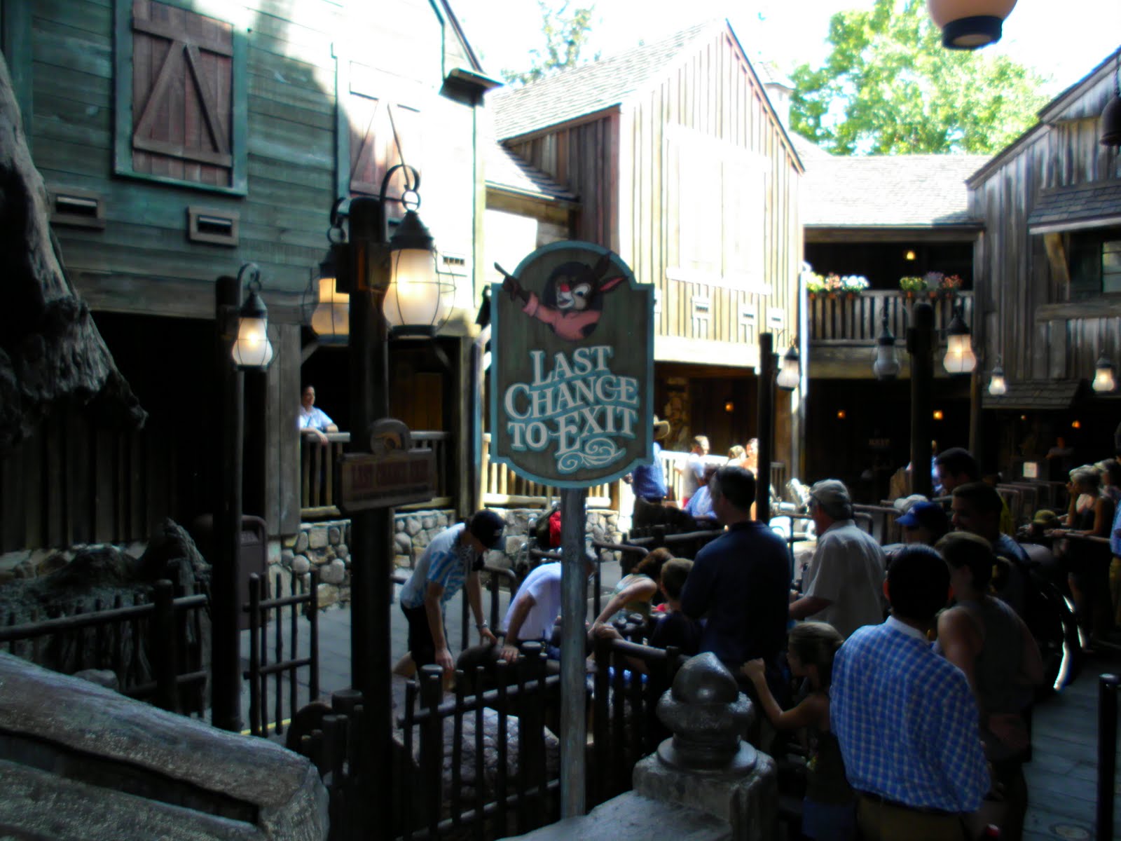 Splash Mountain WARNING YOU MAY GET WET! Disney World Blog