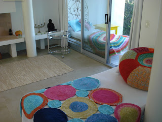 mantas alfombras - Como decoro la casa de soltera? Ideas y tendencias para decorar con onda mi espacio.