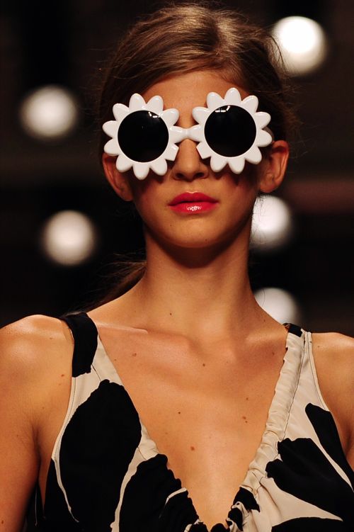 [moschino1.jpg]