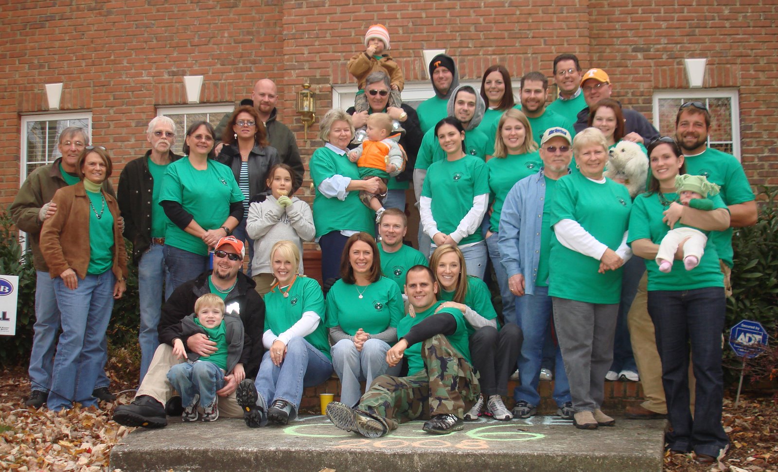 [Cobble+Gobble+2008+group+pic.jpg]