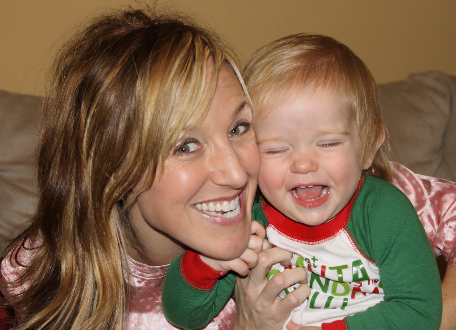 [aunt+meg+and+gigglin'+mollye.jpg]