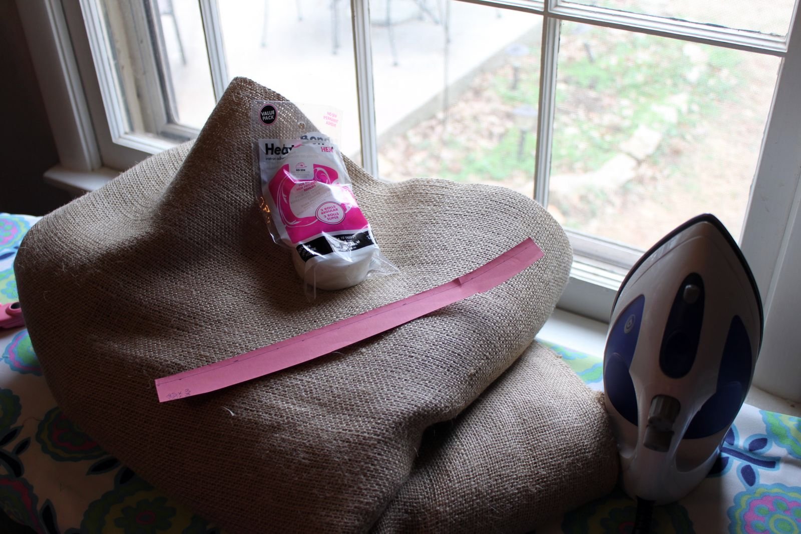 Love And Projects How To Make No Sew Burlap Curtains