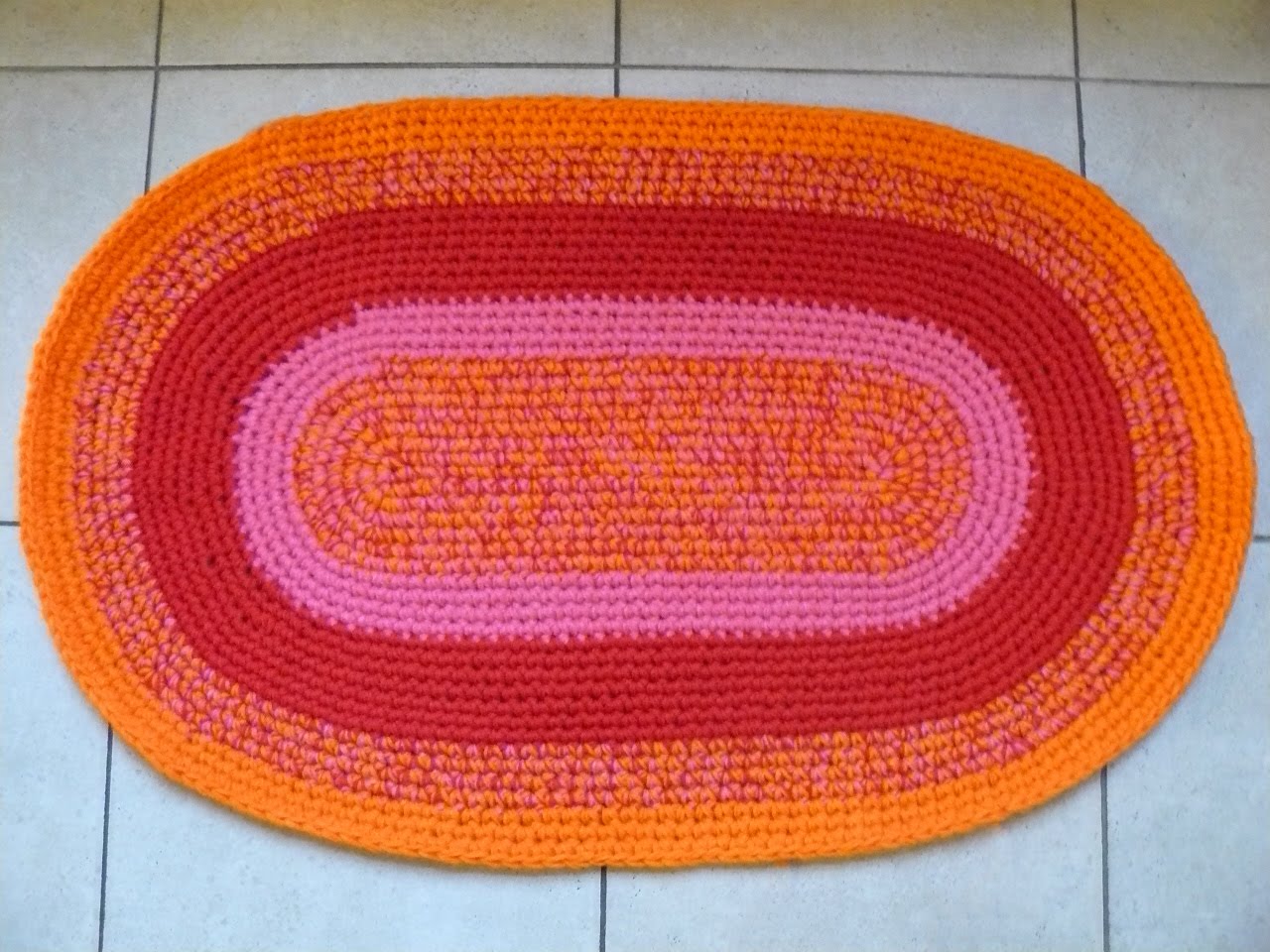 Salta Violeta: Alfombra Ovalada