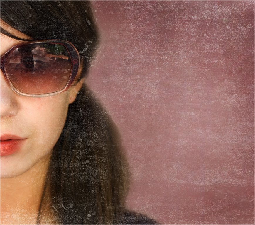 [2-dk-mccarthy+desi-sunglasses.jpg]