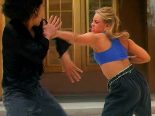 Nan, pas les ongles ! Ca fait t...