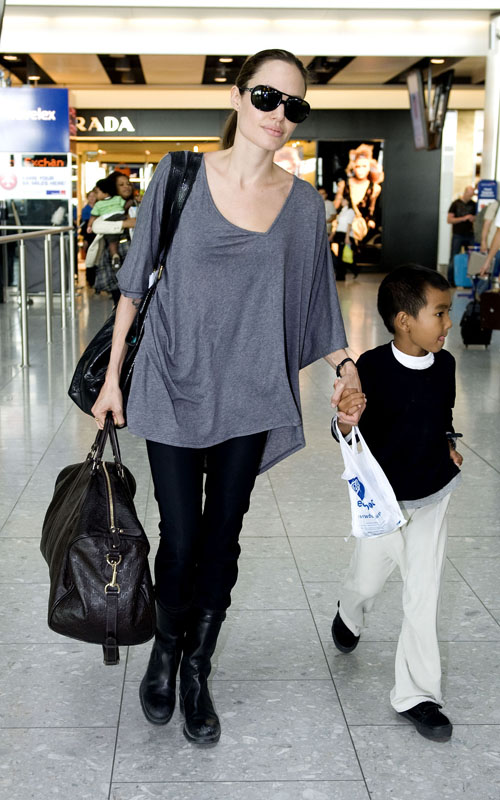 [angelina-jolie-06.jpg]